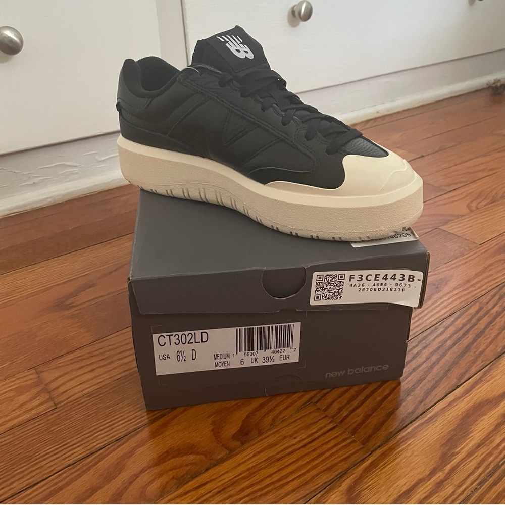 NEW BALANCE CT302 BLACK AND OFF WHITE